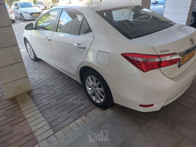 מודעת רכב טויוטה קורולה
