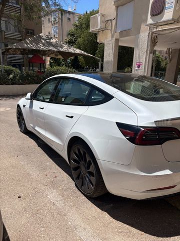 טסלה מודל 3