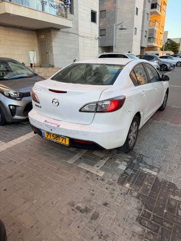 מאזדה 3