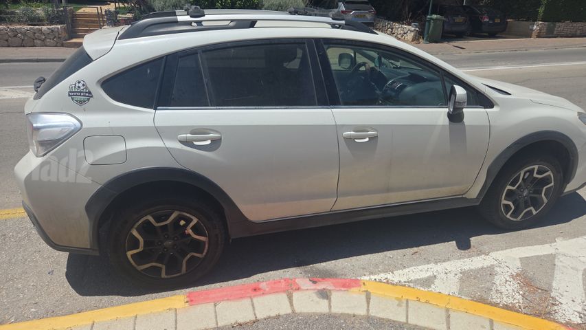 מודעת רכב סובארו XV