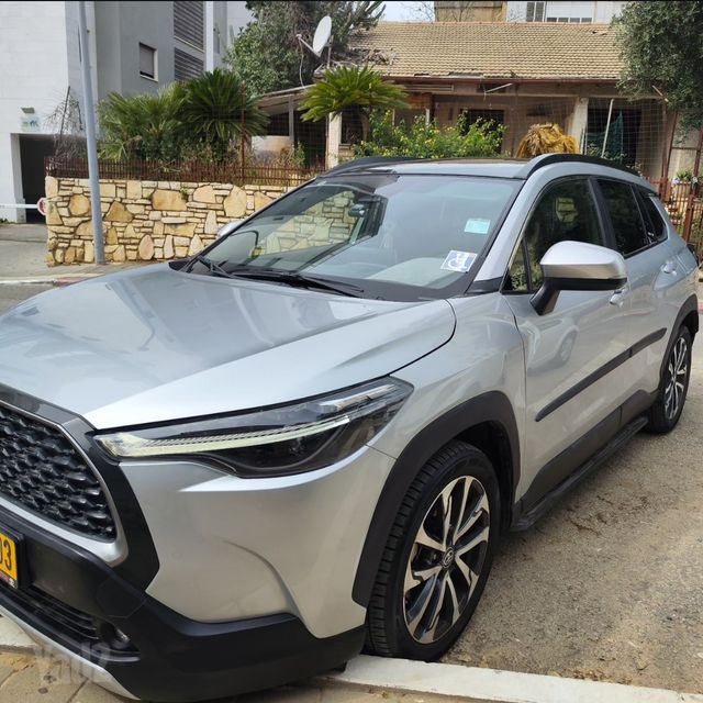 מודעת רכב טויוטה קורולה קרוס