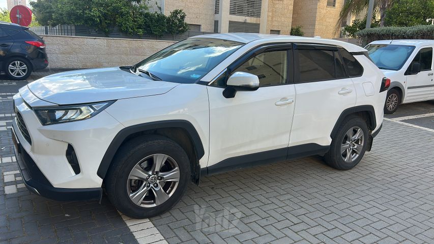 טויוטה RAV4