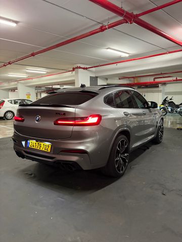 ב מ וו X4 M