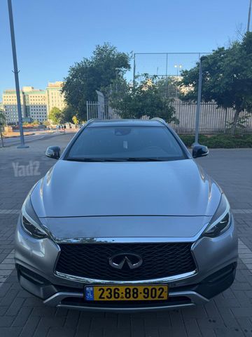 אינפיניטי QX30