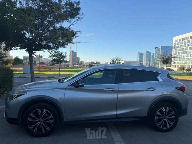 אינפיניטי QX30