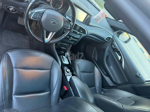 אינפיניטי QX30