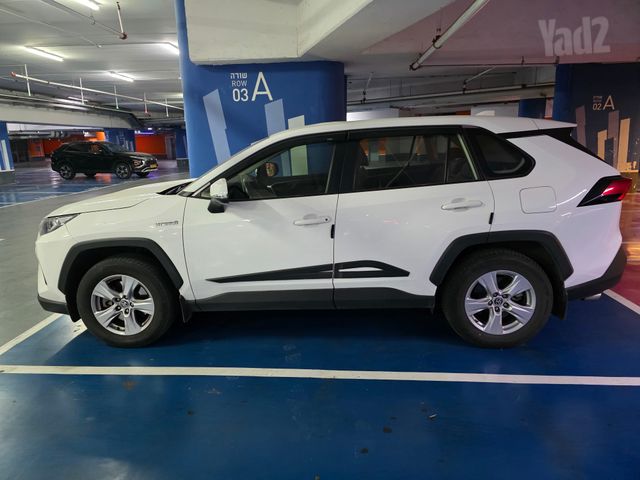 טויוטה RAV4