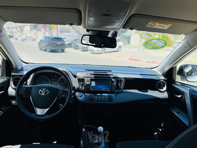 טויוטה RAV4