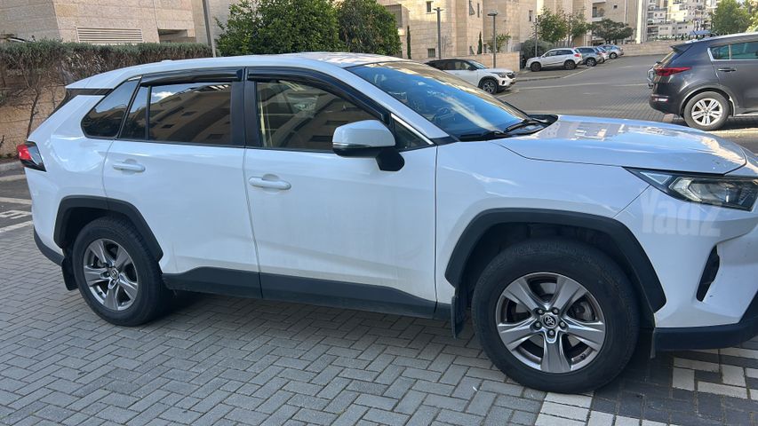 טויוטה RAV4