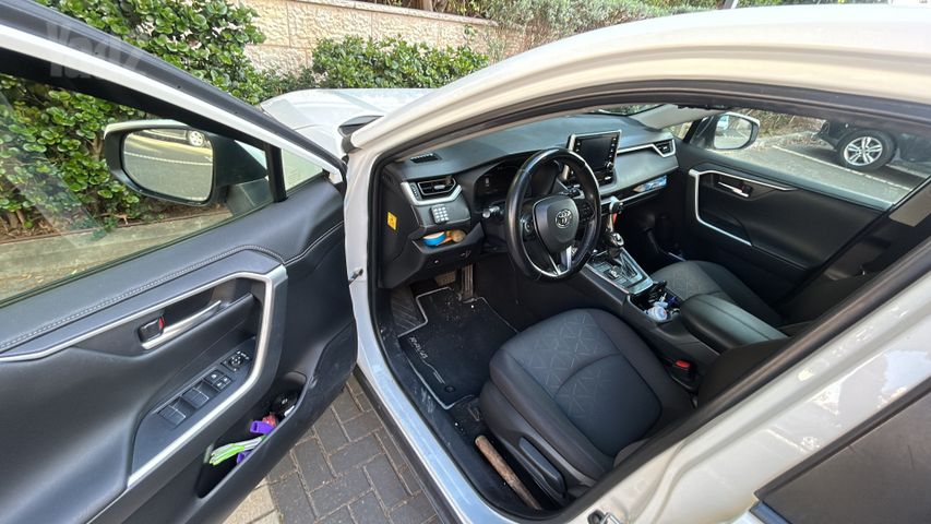 טויוטה RAV4