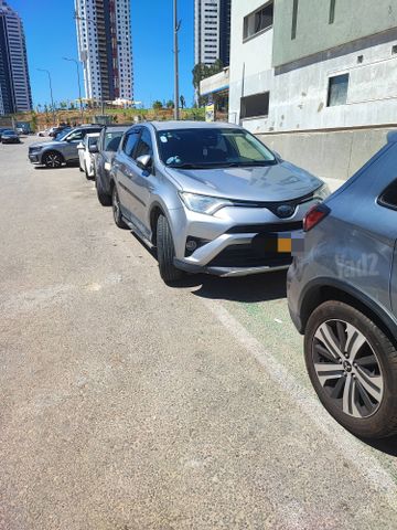 טויוטה RAV4