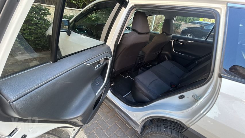 טויוטה RAV4