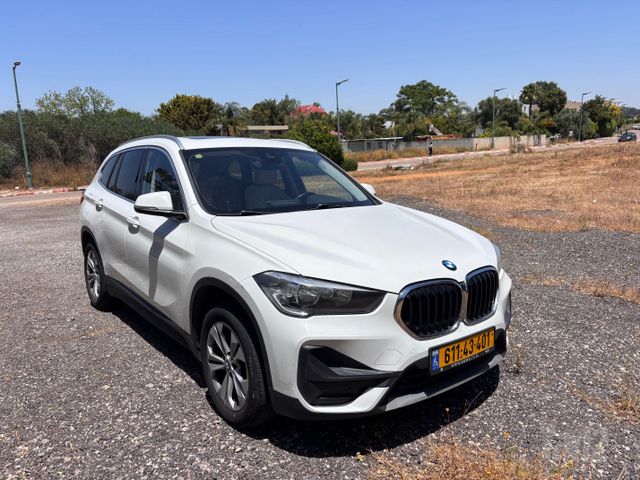 ב מ וו X1