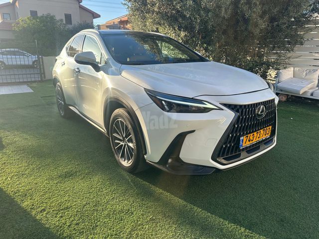 לקסוס NX