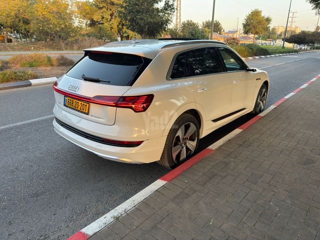 אאודי E-tron
