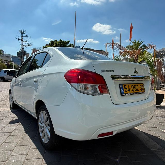 מיצובישי אטראז'