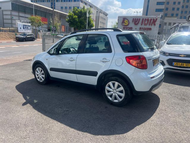סוזוקי SX4