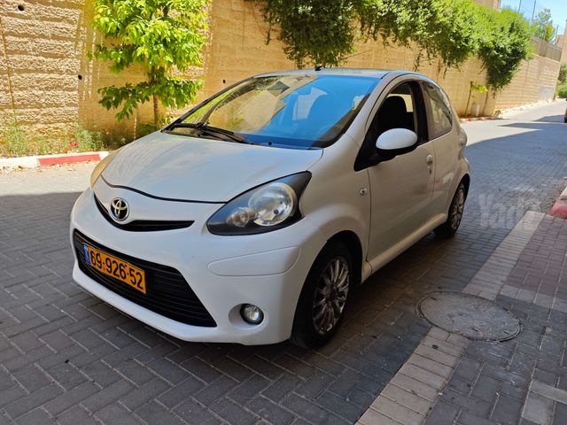 מודעת רכב טויוטה אייגו