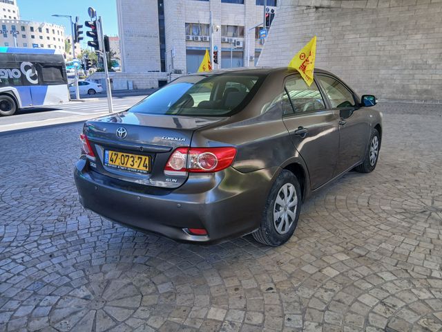 מודעת רכב טויוטה קורולה 2