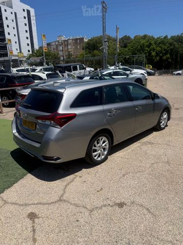 טויוטה אוריס