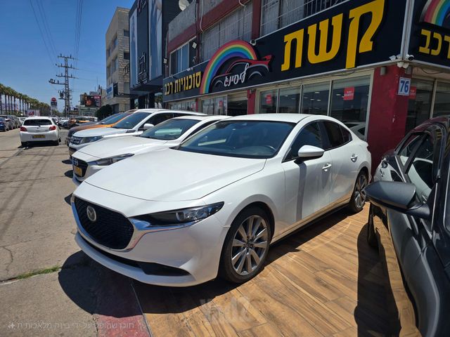 מודעת רכב מאזדה 3