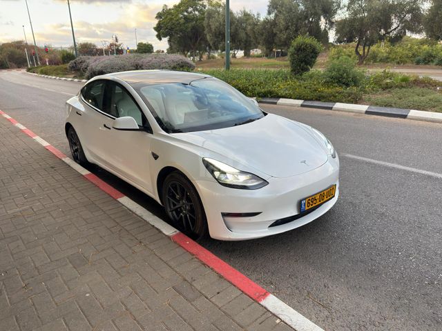טסלה מודל 3