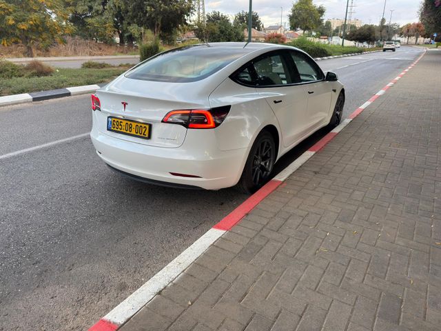 טסלה מודל 3