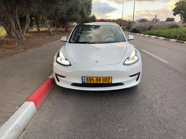טסלה מודל 3