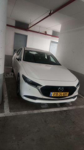 מודעת רכב מאזדה 3