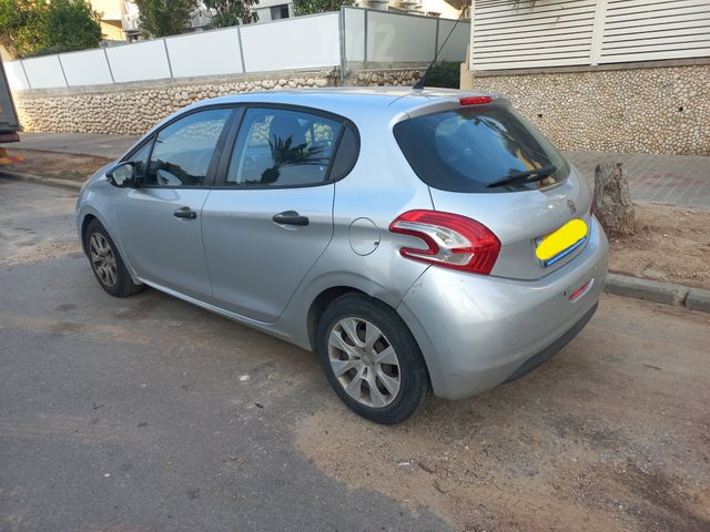 פיג'ו 208