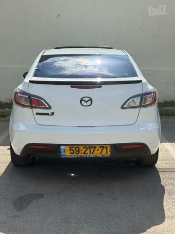 מודעת רכב מאזדה 3