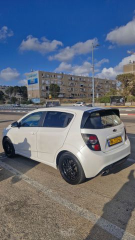 שברולט סוניק