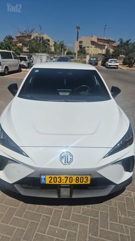 מודעת רכב אם ג'י MG4