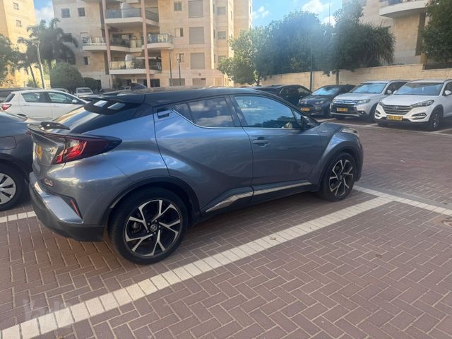 טויוטה C-HR