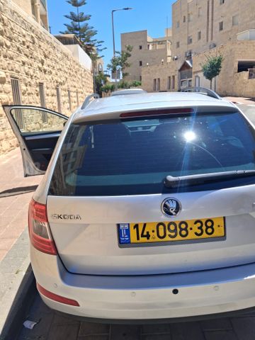 סקודה אוקטביה