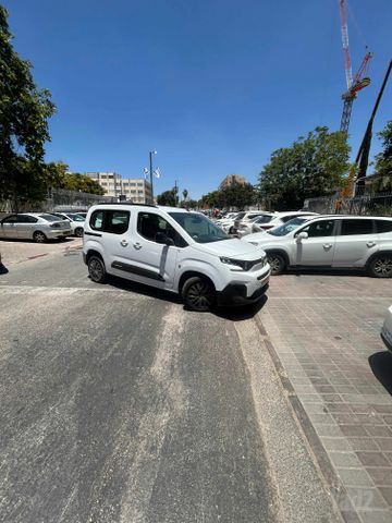 מודעת רכב סיטרואן ברלינגו