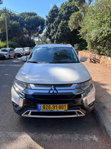 מיצובישי אאוטלנדר