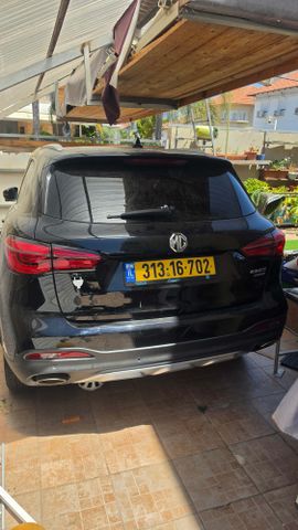 מודעת רכב אם ג'י EHS PHEV