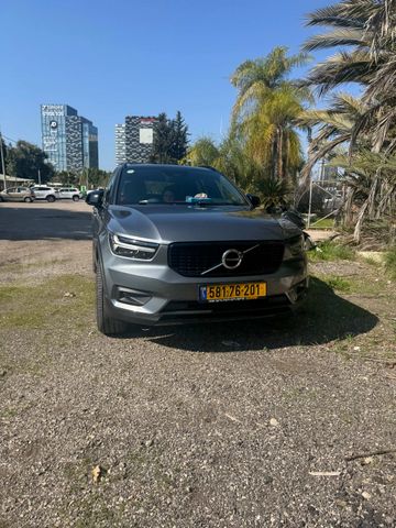 מודעת רכב וולוו XC40