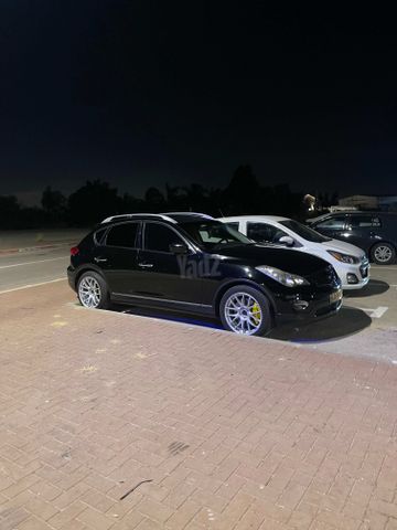 אינפיניטי EX37