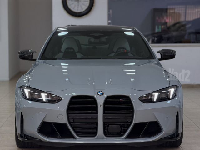 ב מ וו M4
