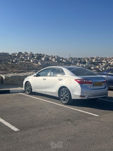 טויוטה קורולה