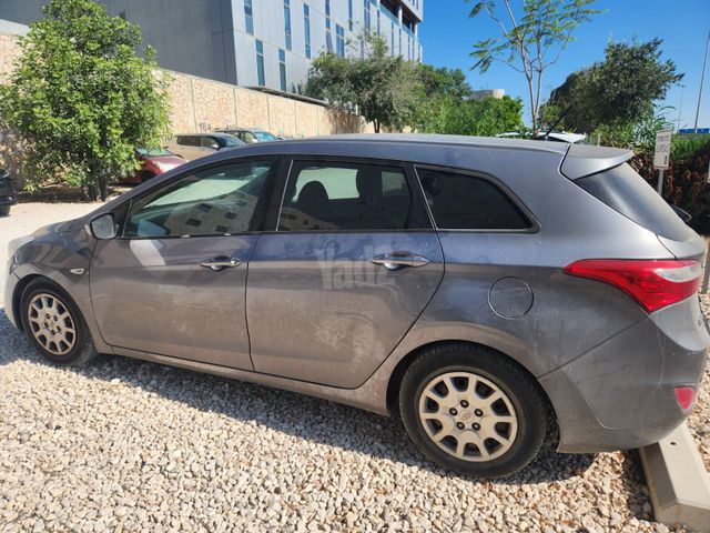 יונדאי i30