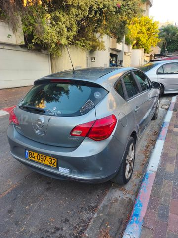 אופל אסטרה