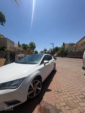 מודעת רכב סיאט לאון