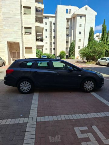 אופל אסטרה