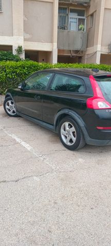 וולוו C30