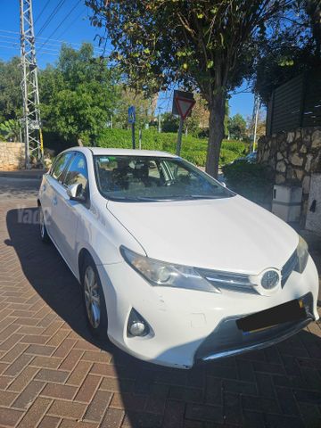 מודעת רכב טויוטה אוריס