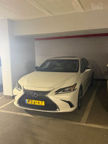 מודעת רכב לקסוס ES