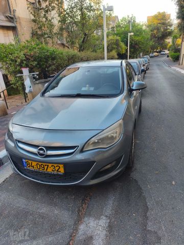 אופל אסטרה